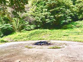 キャンプファイヤー場