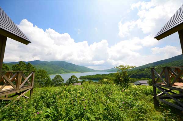 バンガロー野反湖を望む絶景